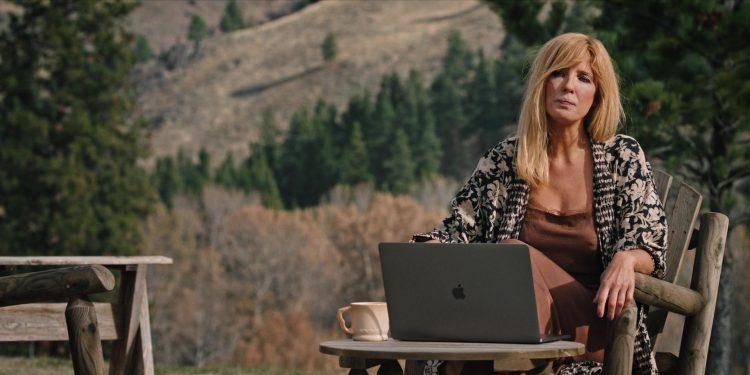 Example: Apple MacBook Laptop Computer Used by Kelly Reilly as Beth Dutton in Yellowstone S04E07