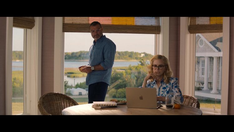 Apple MacBook Laptop in The Perfect Couple S01E02 (2024)