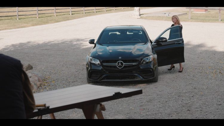 Mercedes-Benz AMG E63 S Black Car of Kelly Reilly as Beth Dutton in Yellowstone S03E07