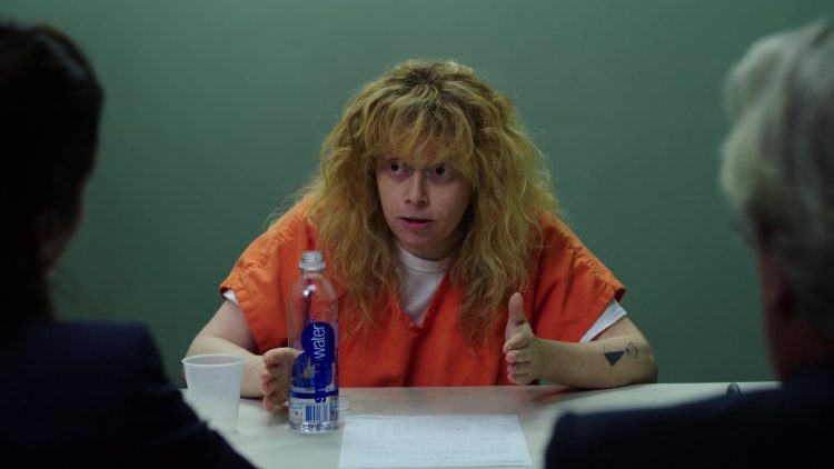 SmartWater Bottle in Orange Is the New Black Season 6, Episode 4