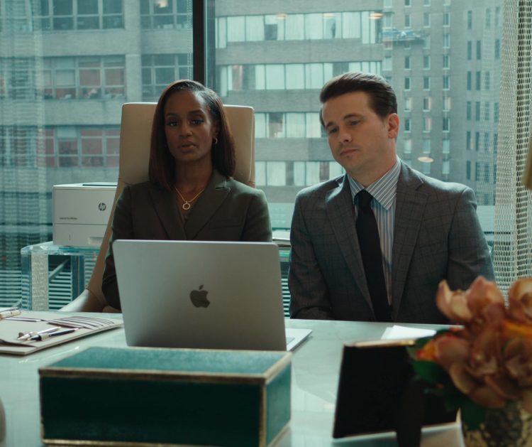 Apple MacBook and HP Printer in Matlock S01E09 