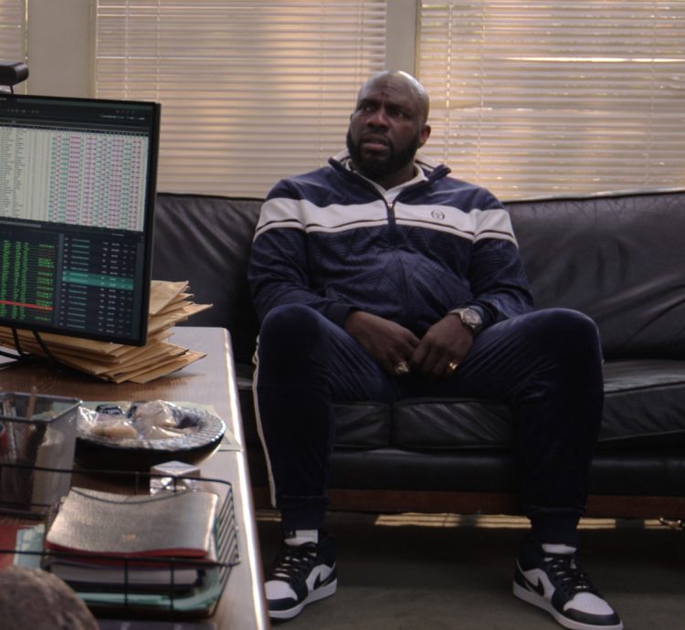 Sergio Tacchini Tracksuit and Nike Sneakers in Bookie S02E07 