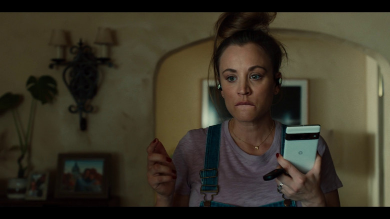 Google Pixel Phone Held by Kaley Cuoco as Ava Bartlett in Based on a True Story S01E07 “National Geographic” (2023)