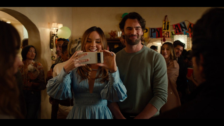 Google Pixel Smartphone Used by Liana Liberato as Tory Thompson in Based on a True Story S01E08 “The Universe” (2023)