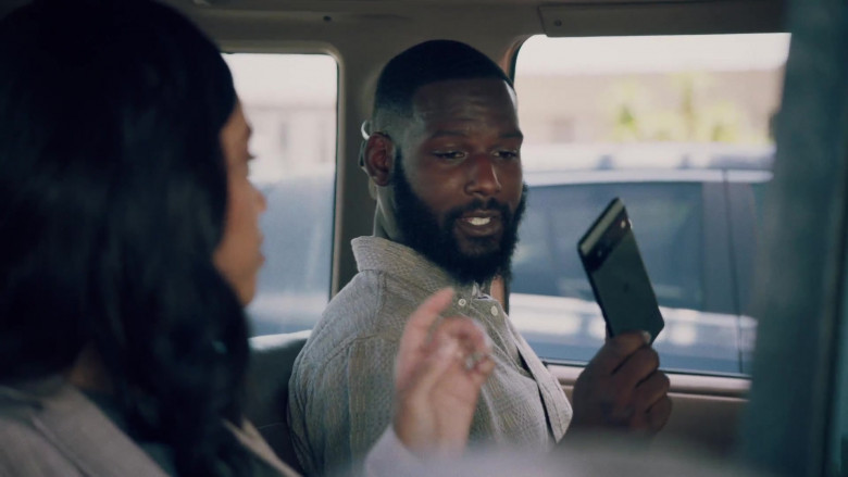 Google Pixel Smartphone in Queen Sugar S07E10 “They Existed” (2022)