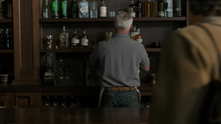 Wrangler Jeans in The Last of Us S02E06 – Men’s Clothing